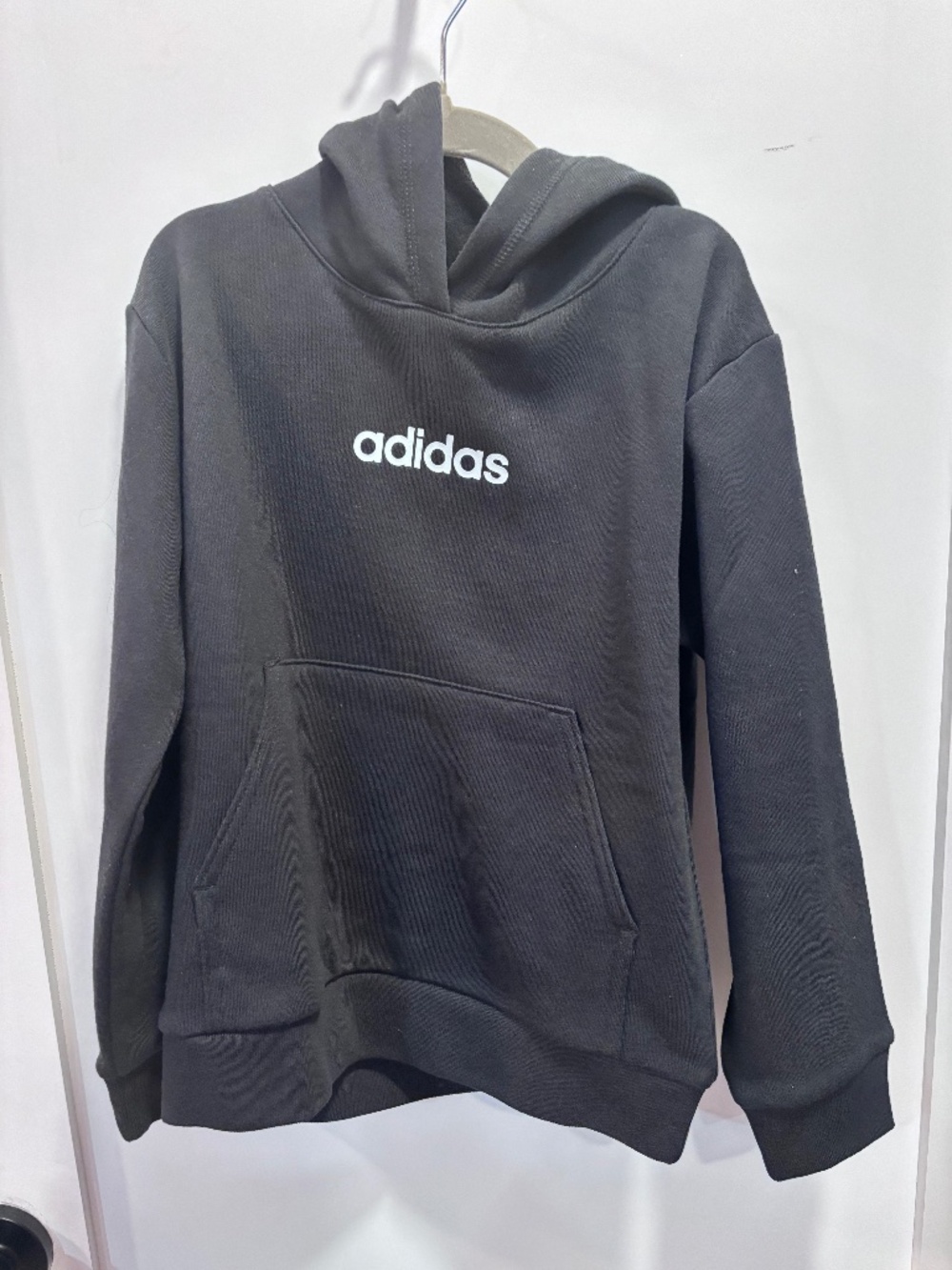 BOYS ADIDAS BLACK SWEATSHIRT SIZE 6